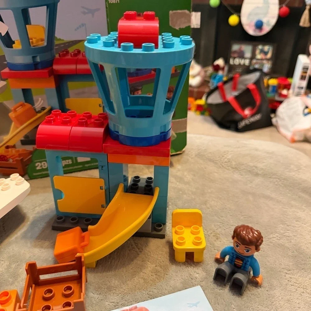 LEGO DUPLO 10871 Airport Airplane Set Plane Tower‎ Figures Incomplete w/